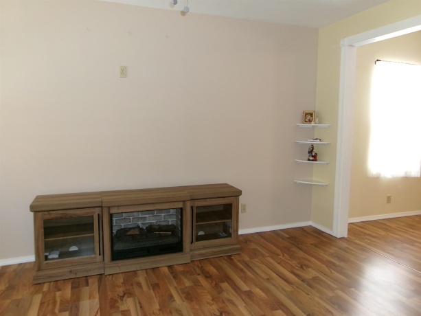 1117 Hennepin, LaSalle, Illinois 61301, 3 Bedrooms Bedrooms, ,2 BathroomsBathrooms,House,For Sale,Hennepin,202603018
