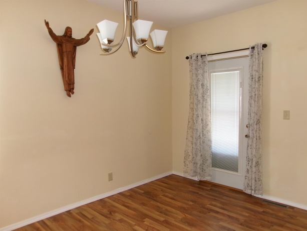 1117 Hennepin, LaSalle, Illinois 61301, 3 Bedrooms Bedrooms, ,2 BathroomsBathrooms,House,For Sale,Hennepin,202603018