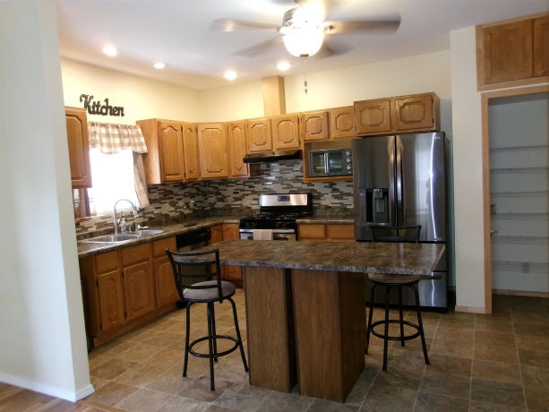 1117 Hennepin, LaSalle, Illinois 61301, 3 Bedrooms Bedrooms, ,2 BathroomsBathrooms,House,For Sale,Hennepin,202603018