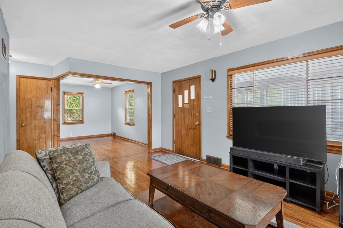 961 Jefferson, FREEPORT, Illinois 61032, 2 Bedrooms Bedrooms, ,1 BathroomBathrooms,House,For Sale,Jefferson,202604999