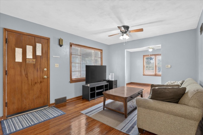 961 Jefferson, FREEPORT, Illinois 61032, 2 Bedrooms Bedrooms, ,1 BathroomBathrooms,House,For Sale,Jefferson,202604999