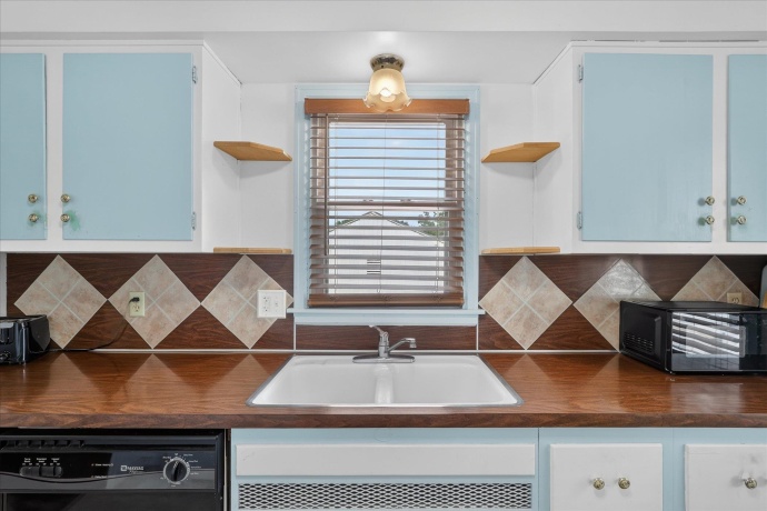 961 Jefferson, FREEPORT, Illinois 61032, 2 Bedrooms Bedrooms, ,1 BathroomBathrooms,House,For Sale,Jefferson,202604999