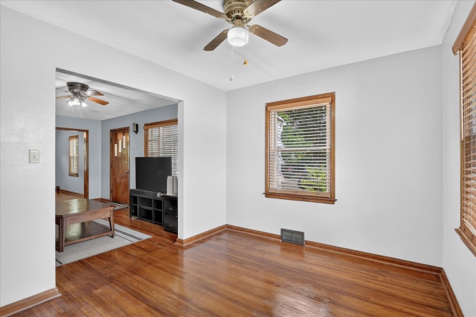 961 Jefferson, FREEPORT, Illinois 61032, 2 Bedrooms Bedrooms, ,1 BathroomBathrooms,House,For Sale,Jefferson,202604999