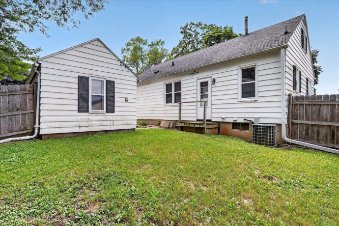 961 Jefferson, FREEPORT, Illinois 61032, 2 Bedrooms Bedrooms, ,1 BathroomBathrooms,House,For Sale,Jefferson,202604999