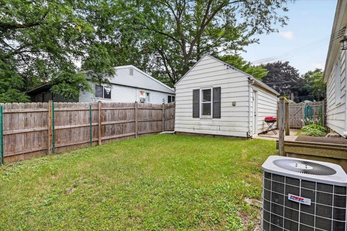 961 Jefferson, FREEPORT, Illinois 61032, 2 Bedrooms Bedrooms, ,1 BathroomBathrooms,House,For Sale,Jefferson,202604999