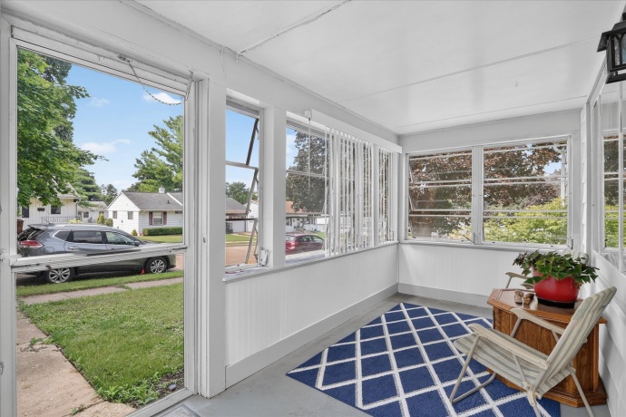 961 Jefferson, FREEPORT, Illinois 61032, 2 Bedrooms Bedrooms, ,1 BathroomBathrooms,House,For Sale,Jefferson,202604999