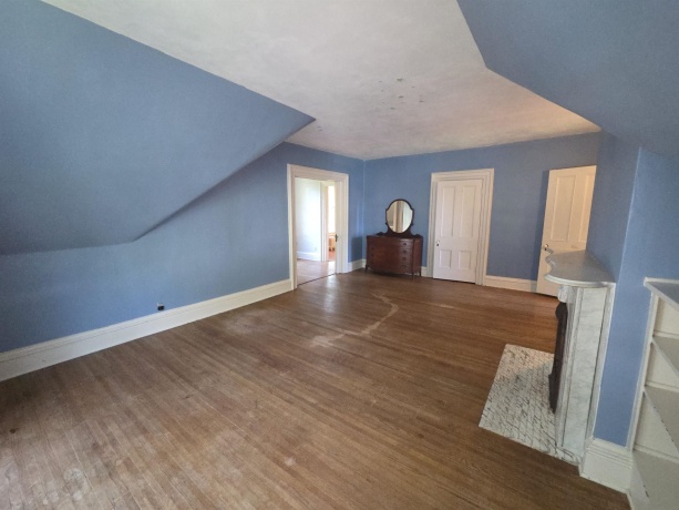 425 LINCOLN, BELVIDERE, Illinois 61008, 6 Bedrooms Bedrooms, ,3 BathroomsBathrooms,House,For Sale,LINCOLN,202605004