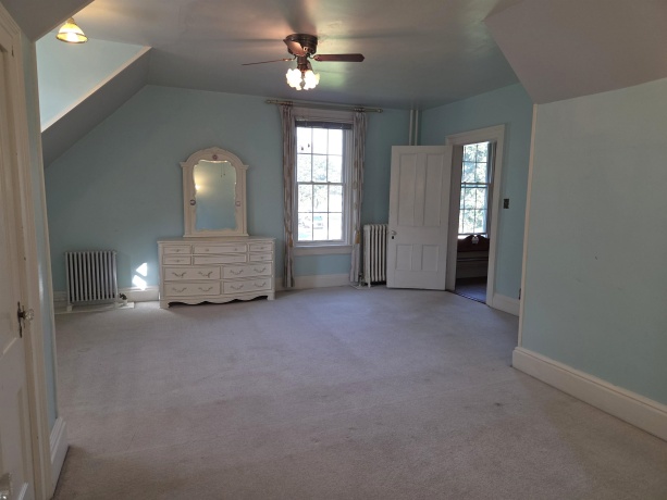 425 LINCOLN, BELVIDERE, Illinois 61008, 6 Bedrooms Bedrooms, ,3 BathroomsBathrooms,House,For Sale,LINCOLN,202605004