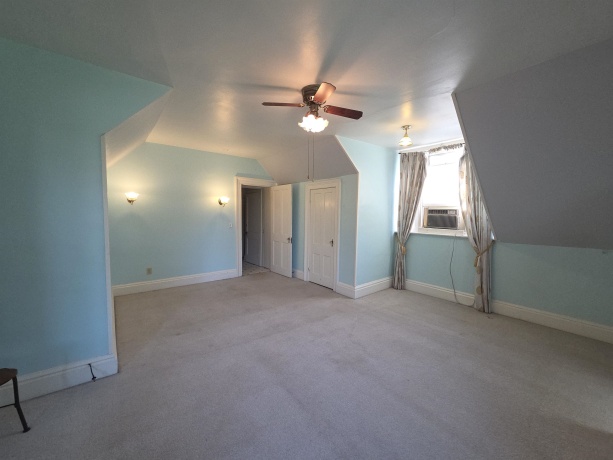 425 LINCOLN, BELVIDERE, Illinois 61008, 6 Bedrooms Bedrooms, ,3 BathroomsBathrooms,House,For Sale,LINCOLN,202605004