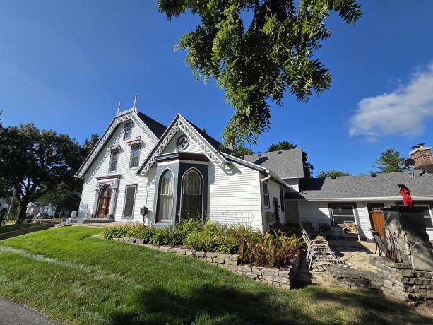 425 LINCOLN, BELVIDERE, Illinois 61008, 6 Bedrooms Bedrooms, ,3 BathroomsBathrooms,House,For Sale,LINCOLN,202605004