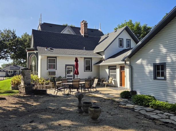425 LINCOLN, BELVIDERE, Illinois 61008, 6 Bedrooms Bedrooms, ,3 BathroomsBathrooms,House,For Sale,LINCOLN,202605004