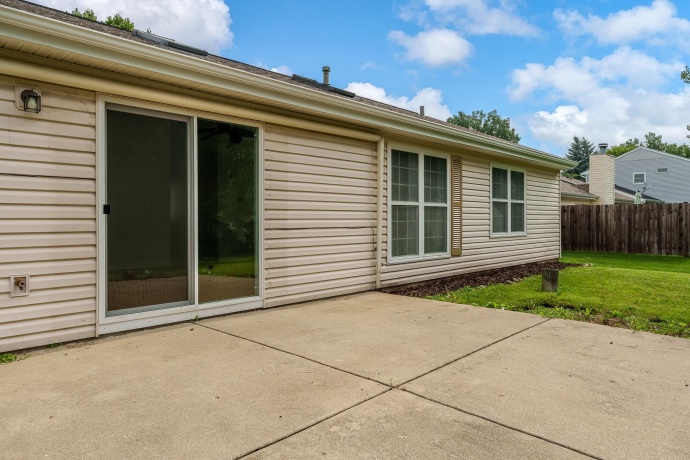 571 Newport, ISLAND LAKE, Illinois 60042, 3 Bedrooms Bedrooms, ,1 BathroomBathrooms,House,For Sale,Newport,202605013
