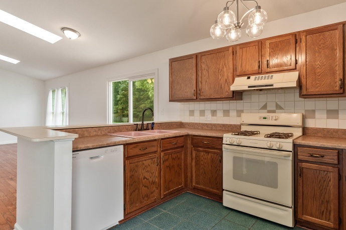 571 Newport, ISLAND LAKE, Illinois 60042, 3 Bedrooms Bedrooms, ,1 BathroomBathrooms,House,For Sale,Newport,202605013