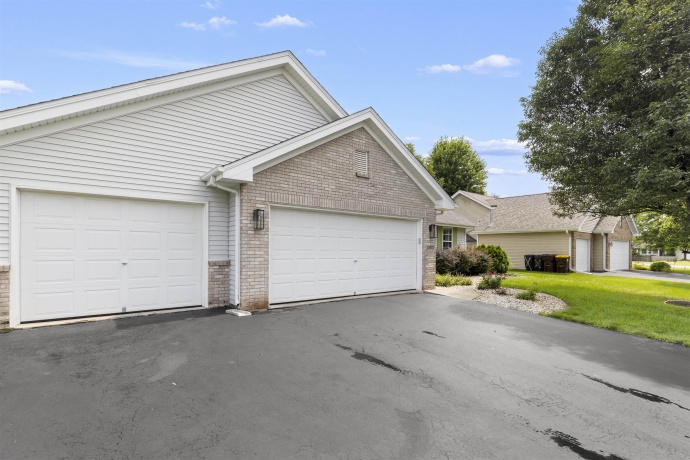 10971 DIXON PINES, MACHESNEY PARK, Illinois 61115, 3 Bedrooms Bedrooms, ,2 BathroomsBathrooms,House,For Sale,DIXON PINES,202605015