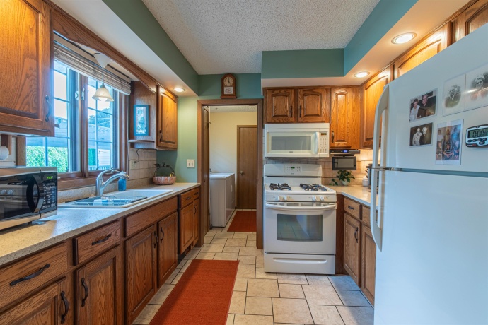 301 9th, MENDOTA, Illinois 61342, 3 Bedrooms Bedrooms, ,1 BathroomBathrooms,House,For Sale,9th,202605016