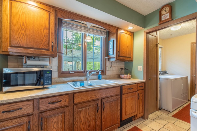 301 9th, MENDOTA, Illinois 61342, 3 Bedrooms Bedrooms, ,1 BathroomBathrooms,House,For Sale,9th,202605016