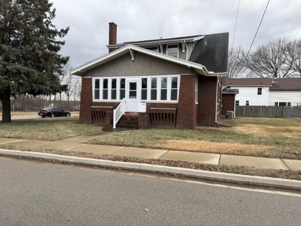 1204 6th, Peru, Illinois 61354, 5 Bedrooms Bedrooms, ,2 BathroomsBathrooms,House,For Sale,6th,202600305