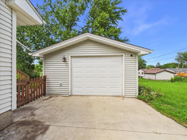 3320 Seward, ROCKFORD, Illinois 61108, 3 Bedrooms Bedrooms, ,2 BathroomsBathrooms,House,For Sale,Seward,202605018