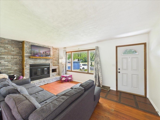 3320 Seward, ROCKFORD, Illinois 61108, 3 Bedrooms Bedrooms, ,2 BathroomsBathrooms,House,For Sale,Seward,202605018