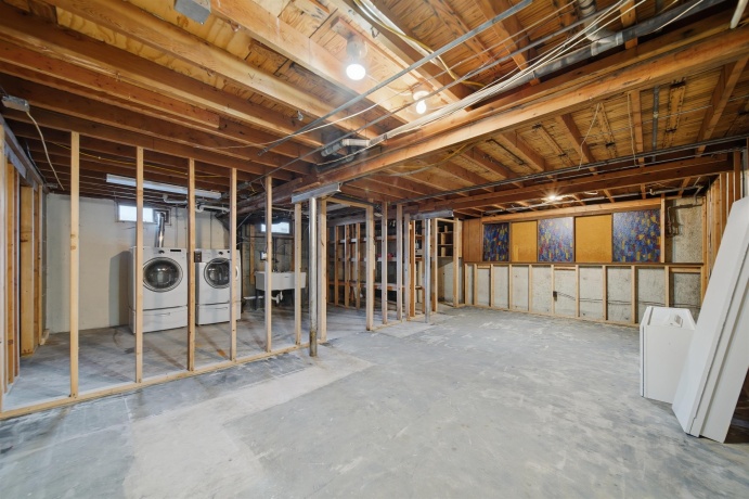 1213 Douglas, DIXON, Illinois 61021, 4 Bedrooms Bedrooms, ,2 BathroomsBathrooms,House,For Sale,Douglas,202605019