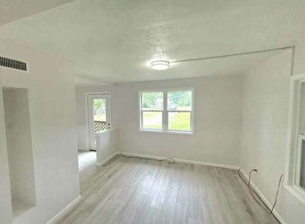 1356 Willard, ROCKFORD, Illinois 61101, 2 Bedrooms Bedrooms, ,1 BathroomBathrooms,House,For Sale,Willard,202605024