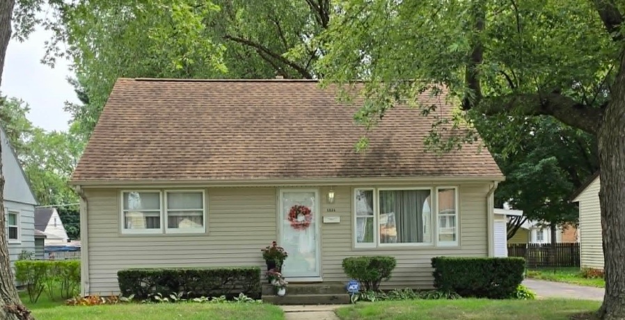 1824 Crestwood, ROCKFORD, Illinois 61103, 3 Bedrooms Bedrooms, ,1 BathroomBathrooms,House,For Sale,Crestwood,202605027