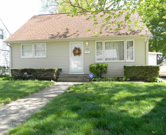 1824 Crestwood, ROCKFORD, Illinois 61103, 3 Bedrooms Bedrooms, ,1 BathroomBathrooms,House,For Sale,Crestwood,202605027