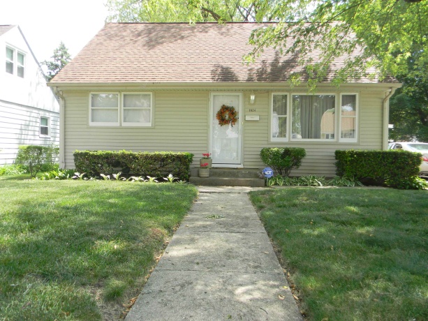 1824 Crestwood, ROCKFORD, Illinois 61103, 3 Bedrooms Bedrooms, ,1 BathroomBathrooms,House,For Sale,Crestwood,202605027