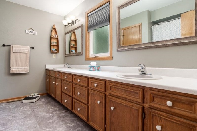 4996 Zenith, MACHESNEY PARK, Illinois 61115, 3 Bedrooms Bedrooms, ,3 BathroomsBathrooms,House,For Sale,Zenith,202605034