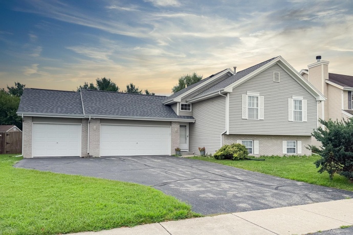 5900 Dusty, SOUTH BELOIT, Illinois 61080, 4 Bedrooms Bedrooms, ,2 BathroomsBathrooms,House,For Sale,Dusty,202605038