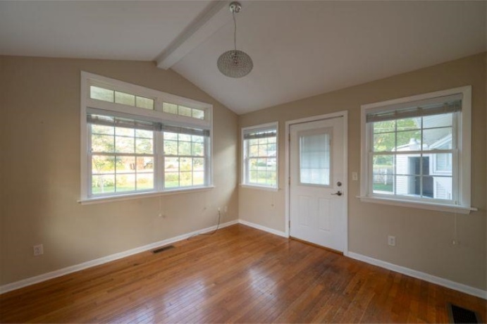 928 Woodland, ROCKFORD, Illinois 61108, 2 Bedrooms Bedrooms, ,1 BathroomBathrooms,House,For Sale,Woodland,202605042
