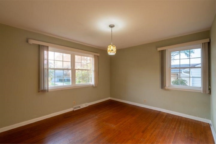 928 Woodland, ROCKFORD, Illinois 61108, 2 Bedrooms Bedrooms, ,1 BathroomBathrooms,House,For Sale,Woodland,202605042