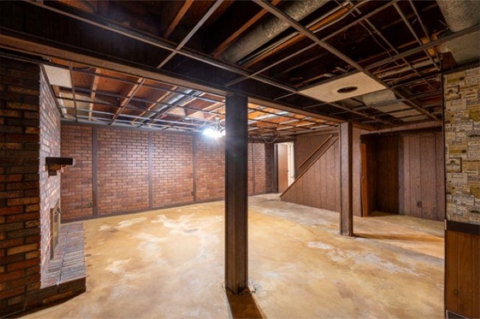 928 Woodland, ROCKFORD, Illinois 61108, 2 Bedrooms Bedrooms, ,1 BathroomBathrooms,House,For Sale,Woodland,202605042