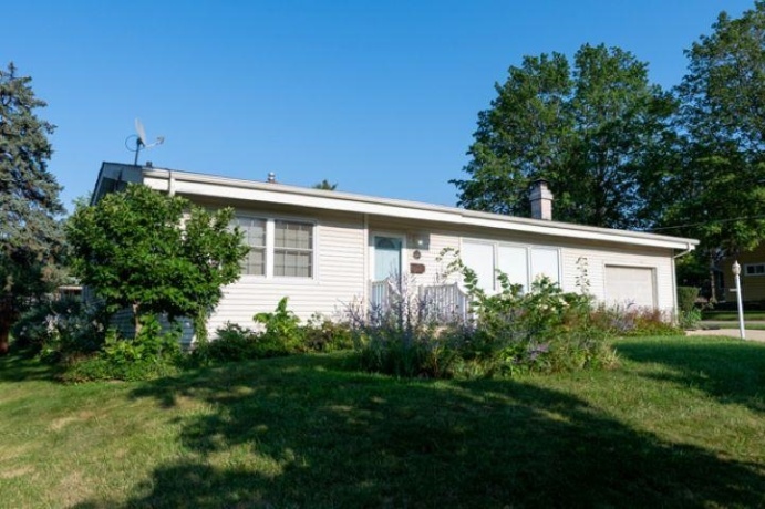 928 Woodland, ROCKFORD, Illinois 61108, 2 Bedrooms Bedrooms, ,1 BathroomBathrooms,House,For Sale,Woodland,202605042