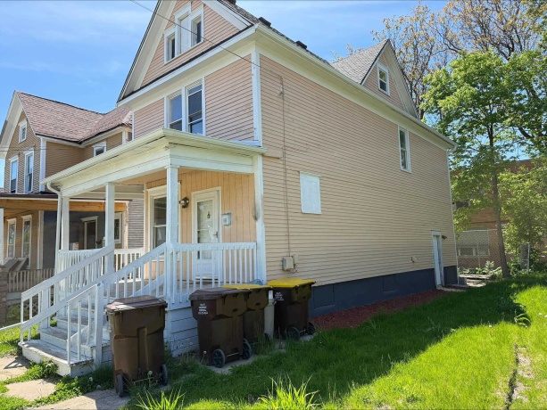 704 Carroll, FREEPORT, Illinois 61032, 5 Bedrooms Bedrooms, ,1 BathroomBathrooms,House,For Sale,Carroll,202602889