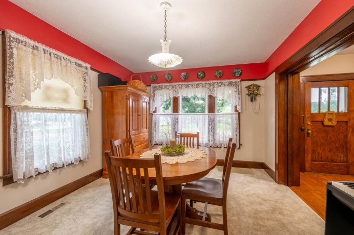 5 Lincoln, MOUNT MORRIS, Illinois 61054, 4 Bedrooms Bedrooms, ,1 BathroomBathrooms,House,For Sale,Lincoln,202605045
