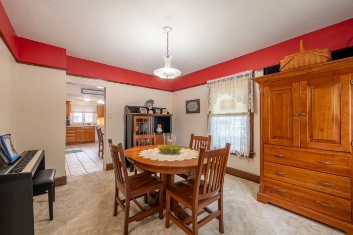 5 Lincoln, MOUNT MORRIS, Illinois 61054, 4 Bedrooms Bedrooms, ,1 BathroomBathrooms,House,For Sale,Lincoln,202605045
