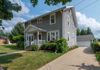 5 Lincoln, MOUNT MORRIS, Illinois 61054, 4 Bedrooms Bedrooms, ,1 BathroomBathrooms,House,For Sale,Lincoln,202605045