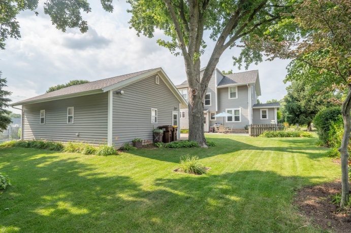 5 Lincoln, MOUNT MORRIS, Illinois 61054, 4 Bedrooms Bedrooms, ,1 BathroomBathrooms,House,For Sale,Lincoln,202605045