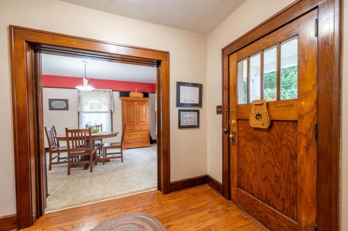 5 Lincoln, MOUNT MORRIS, Illinois 61054, 4 Bedrooms Bedrooms, ,1 BathroomBathrooms,House,For Sale,Lincoln,202605045