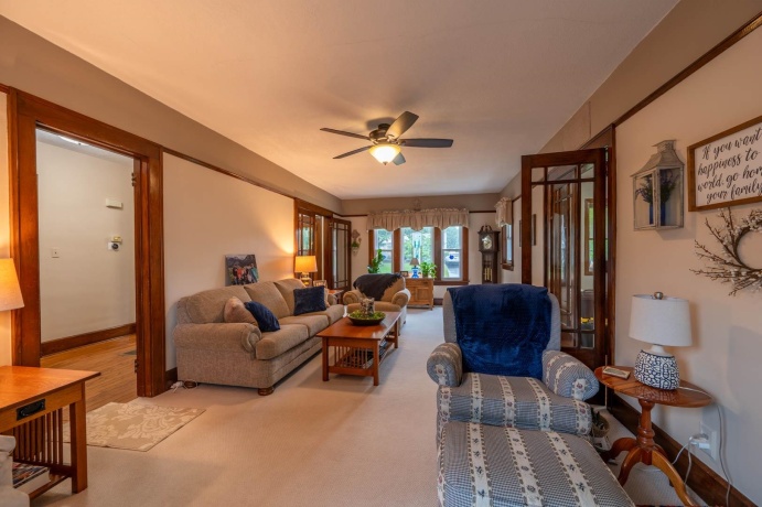 5 Lincoln, MOUNT MORRIS, Illinois 61054, 4 Bedrooms Bedrooms, ,1 BathroomBathrooms,House,For Sale,Lincoln,202605045