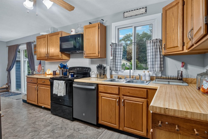 7407 ROGERS, MACHESNEY PARK, Illinois 61115, 2 Bedrooms Bedrooms, ,1 BathroomBathrooms,House,For Sale,ROGERS,202605046