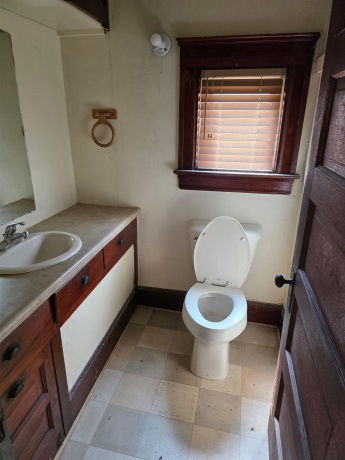 29 Jefferson, FREEPORT, Illinois 61032, 3 Bedrooms Bedrooms, ,1 BathroomBathrooms,House,For Sale,Jefferson,202604873