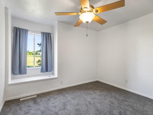 1659 Larchmont, LAKE SUMMERSET, Illinois 61019, 3 Bedrooms Bedrooms, ,2 BathroomsBathrooms,House,For Sale,Larchmont,202604664
