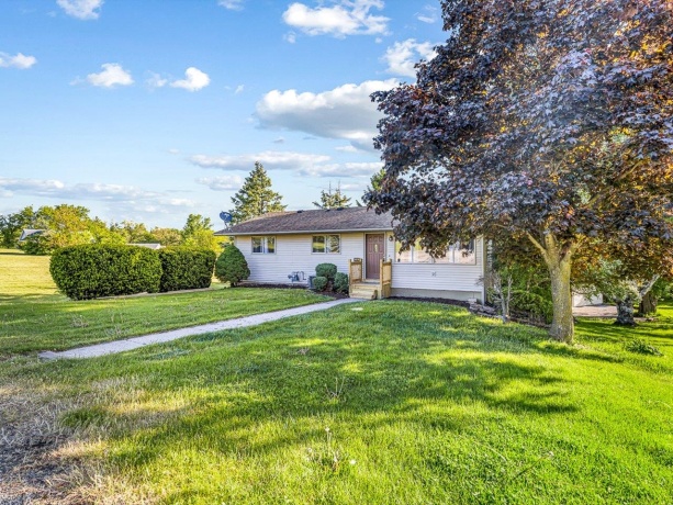 1659 Larchmont, LAKE SUMMERSET, Illinois 61019, 3 Bedrooms Bedrooms, ,2 BathroomsBathrooms,House,For Sale,Larchmont,202604664