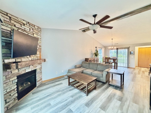 5532 Bastian, SOUTH BELOIT, Illinois 61080, 2 Bedrooms Bedrooms, ,2 BathroomsBathrooms,Condominium,For Sale,Bastian,202605063
