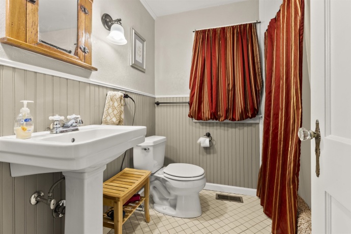 221 HIGHLAND, ROCKFORD, Illinois 61107, 3 Bedrooms Bedrooms, ,1 BathroomBathrooms,House,For Sale,HIGHLAND,202605065