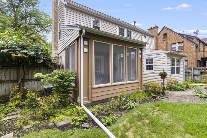221 HIGHLAND, ROCKFORD, Illinois 61107, 3 Bedrooms Bedrooms, ,1 BathroomBathrooms,House,For Sale,HIGHLAND,202605065