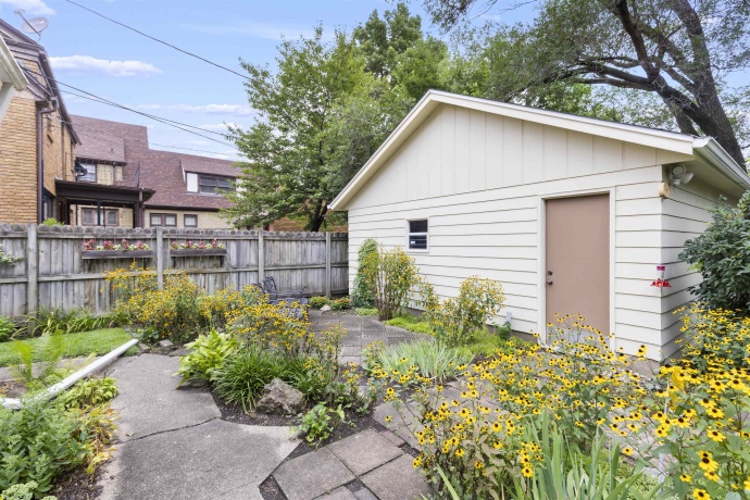 221 HIGHLAND, ROCKFORD, Illinois 61107, 3 Bedrooms Bedrooms, ,1 BathroomBathrooms,House,For Sale,HIGHLAND,202605065