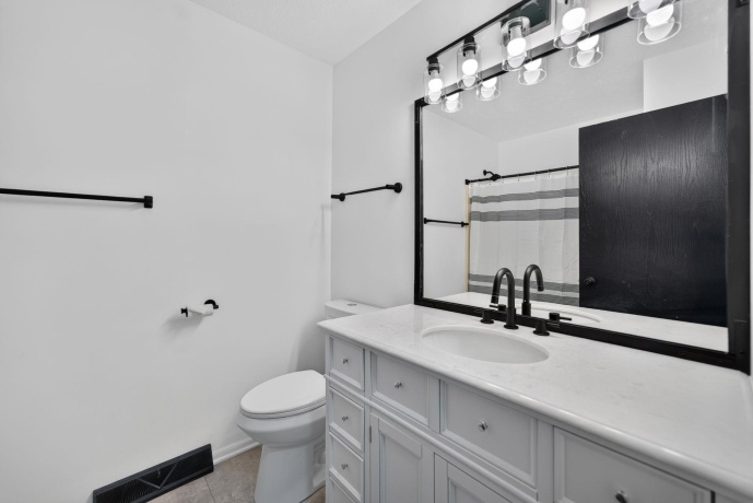 5011 Trafford, LOVES PARK, Illinois 61111, 3 Bedrooms Bedrooms, ,2 BathroomsBathrooms,House,For Sale,Trafford,202605067